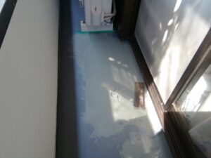 ベランダ 防水工事 下地調整完了 防水材塗布前の状態