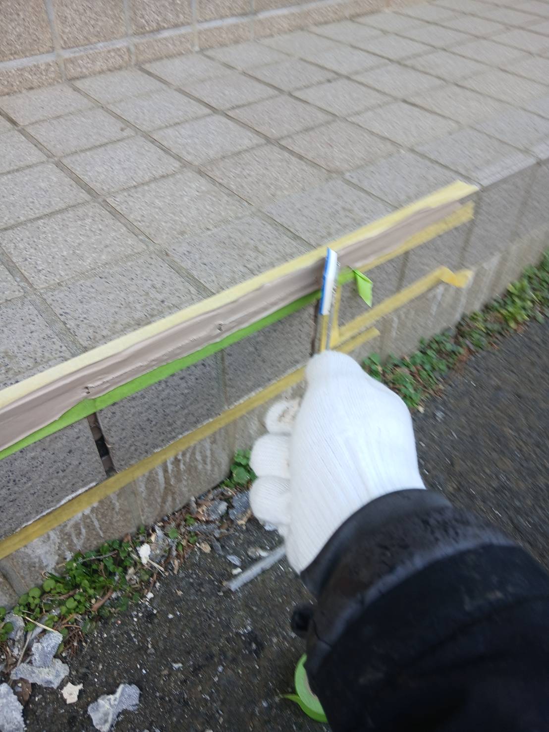 八幡平市_〇中学校_タイル補修工事_補補修中