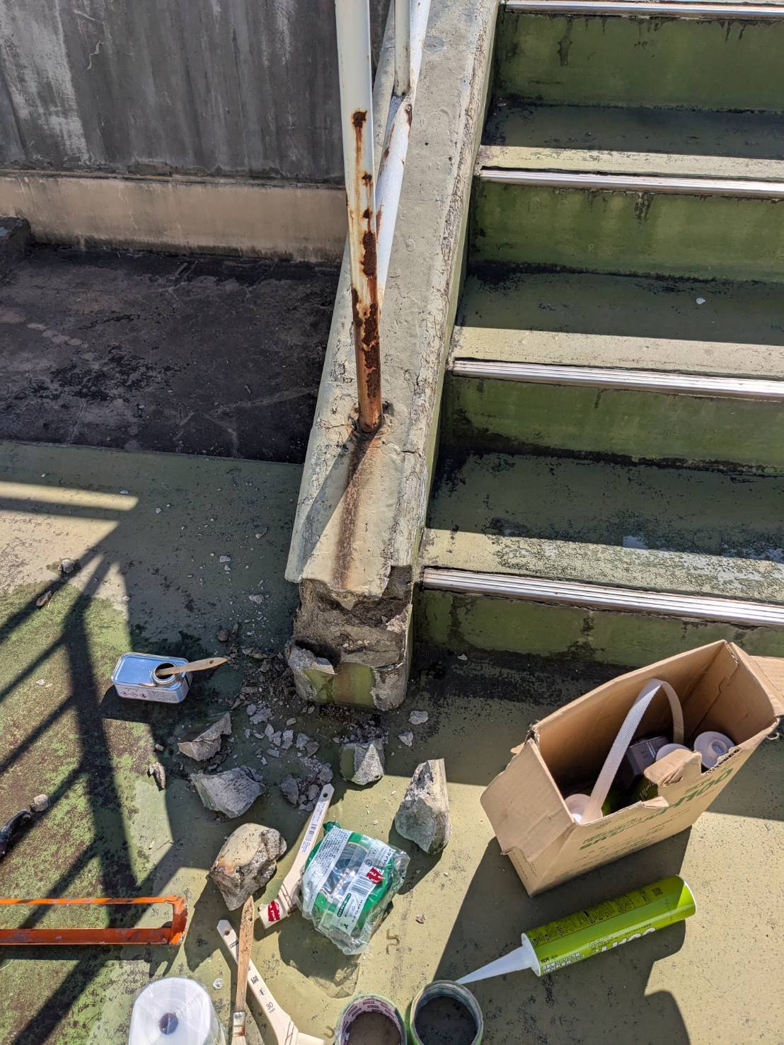 八幡平市_〇高校のプール_防水補修工事_補修前